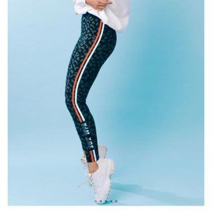 Sarah’s Day x White Fox Active Racer Camo Leggings NWT